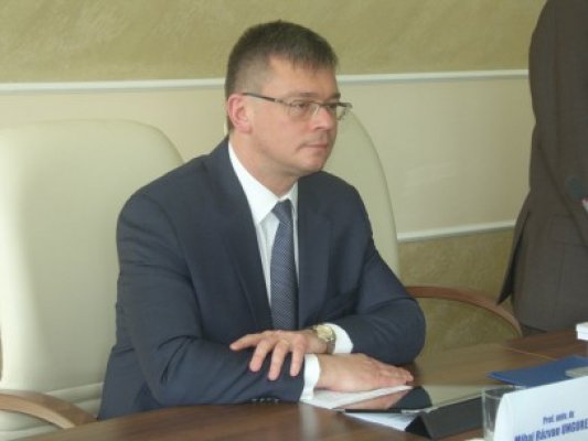 Femeile din FC susţin candidatura lui MRU la funcţia de preşedinte al României